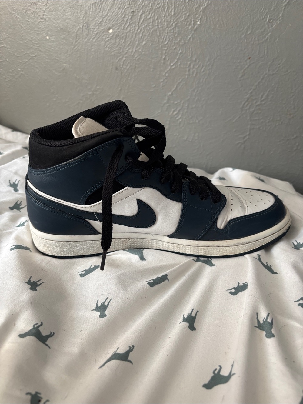 Nike Men’s Mid-Top Sneakers — Navy, White & Black